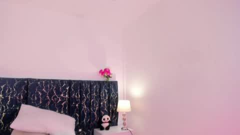 Snapshot of katte_landerr chatting on 04-24-26, 01:24 Katte online show from 04-24-26, 01:24
