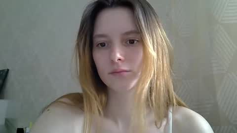 Snapshot of katte_light chatting on 04-18-26, 02:10 katte light online show from 04-18-26, 02:10