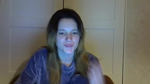 Snapshot of katte_light chatting on 05-31-26, 07:04 katte light online show from 05-31-26, 07:04