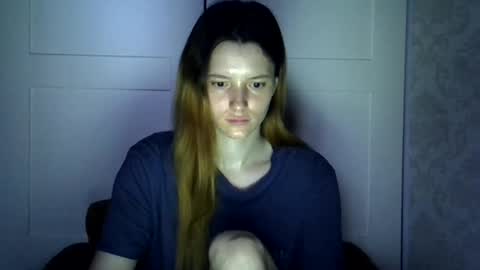Snapshot of katte_light chatting on 06-17-26, 01:19 katte light online show from 06-17-26, 01:19