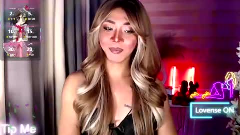Snapshot of kattiecurrent chatting on 06-27-26, 12:44 Saisy online show from 06-27-26, 12:44