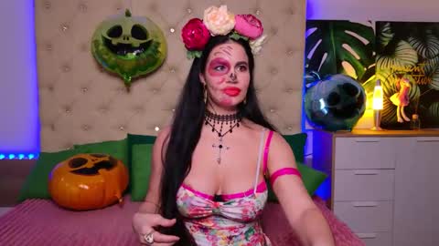 KattieSims online show from 10-31-25, 07:26