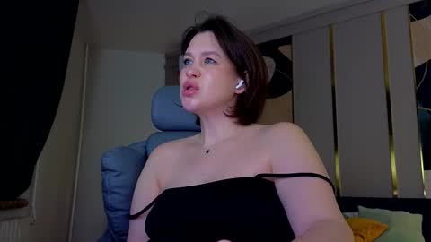 Goddess Katy            VACATION  online show from 12-15-25, 01:10