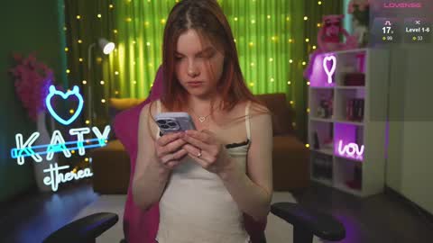 Katy      -    online show from 03-09-25, 04:05