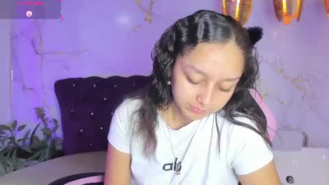 Snapshot of katy_sweet19 chatting on 06-19-26, 10:30 Katy online show from 06-19-26, 10:30