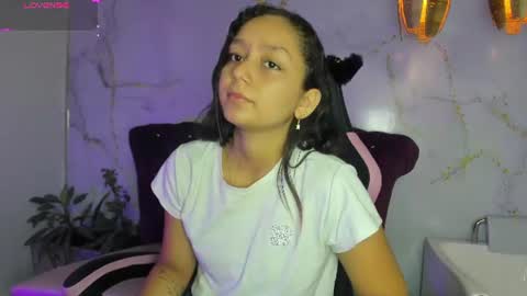 Snapshot of katy_sweet19 chatting on 06-25-26, 10:31 Katy online show from 06-25-26, 10:31