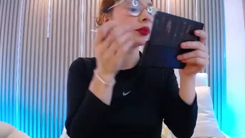 Snapshot of katy_van chatting on 06-19-26, 09:40 Katy Van online show from 06-19-26, 09:40