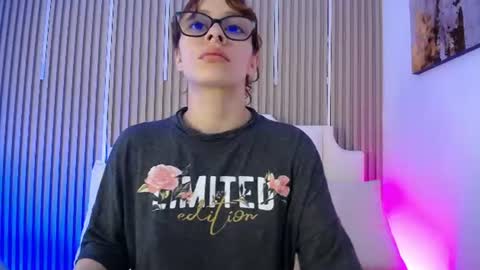 Snapshot of katy_van chatting on 07-11-26, 08:33 Katy Van online show from 07-11-26, 08:33