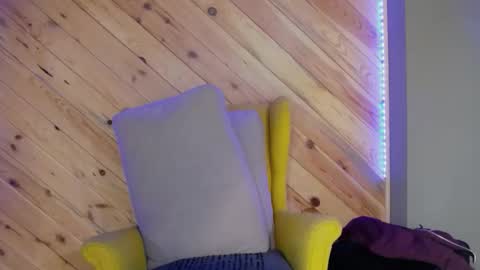 Snapshot of katylinee chatting on 03-25-26, 03:29 Katyline online show from 03-25-26, 03:29