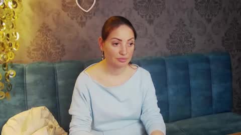 Snapshot of katylinee chatting on 03-26-26, 02:11 Katyline online show from 03-26-26, 02:11