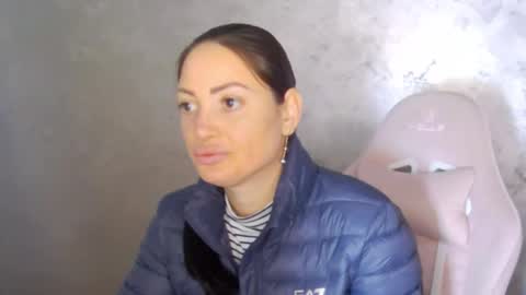 Snapshot of katylinee chatting on 03-30-26, 11:33 Katyline online show from 03-30-26, 11:33