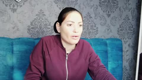 Snapshot of katylinee chatting on 03-31-26, 11:43 Katyline online show from 03-31-26, 11:43