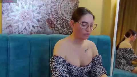Snapshot of katylinee chatting on 04-09-26, 04:45 Katyline online show from 04-09-26, 04:45