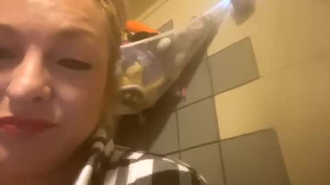 Snapshot of kay_la chatting on 03-16-26, 12:20 kay_la online show from 03-16-26, 12:20