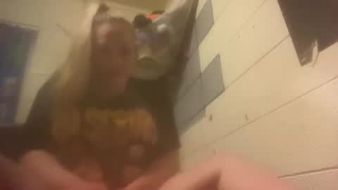 Snapshot of kay_la chatting on 03-23-26, 05:11 kay_la online show from 03-23-26, 05:11