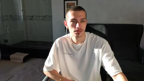 Snapshot of kaydendrew chatting on 04-21-26, 04:41 KaydenDrew online show from 04-21-26, 04:41