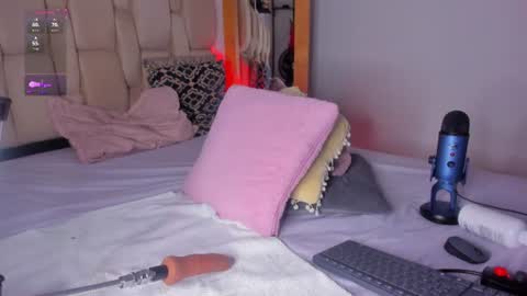 Snapshot of kayla_ada chatting on 06-12-26, 04:11 Kayla online show from 06-12-26, 04:11