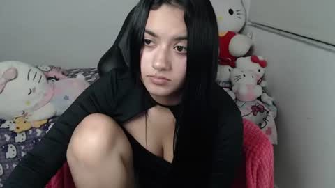 Snapshot of kaylak18x chatting on 07-25-26, 04:43 Kayla online show from 07-25-26, 04:43