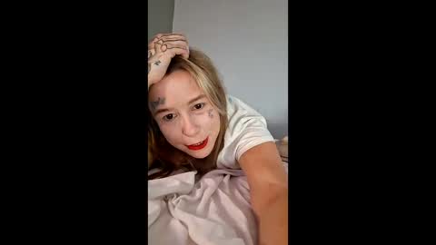 Snapshot of kaylaromero676 chatting on 12-04-25, 07:22 kaylaromero676 online show from 12-04-25, 07:22