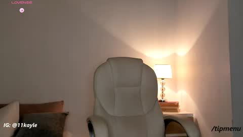 INSTAGRAM AND TW 11kayle online show from 10-08-25, 01:25