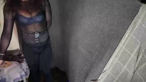 Snapshot of kayorkatie chatting on 05-10-26, 04:12 katie online show from 05-10-26, 04:12