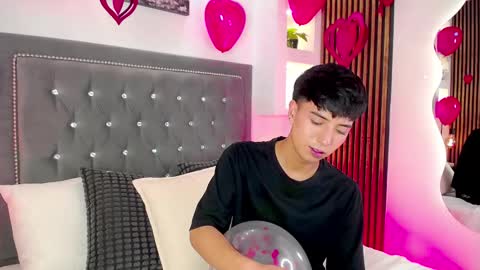 Snapshot of keen_nico chatting on 02-14-26, 01:08 nico online show from 02-14-26, 01:08