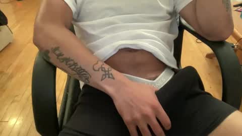 Keesey23 online show from 09-10-25, 03:28