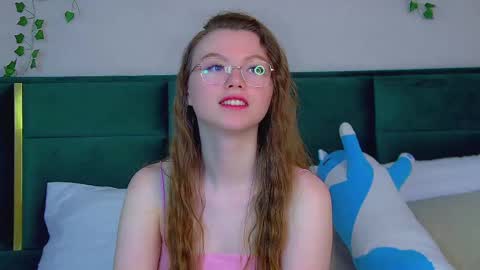 Keira online show from 03-09-25, 12:42