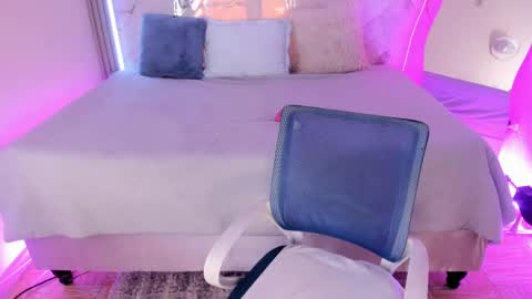 Snapshot of keisy_2 chatting on 04-21-26, 03:17 Keisy online show from 04-21-26, 03:17