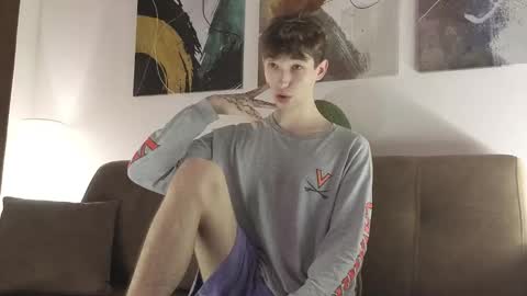 Snapshot of keithcozart1337 chatting on 10-31-25, 04:52 Mark online show from 10-31-25, 04:52