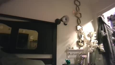 Snapshot of keithross1205 chatting on 03-03-25, 06:26 clyde online show from 03-03-25, 06:26