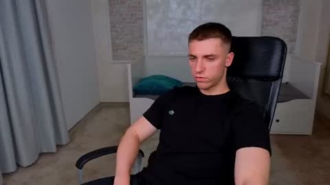 Snapshot of kellenwest chatting on 06-12-26, 04:00 KellenWest online show from 06-12-26, 04:00