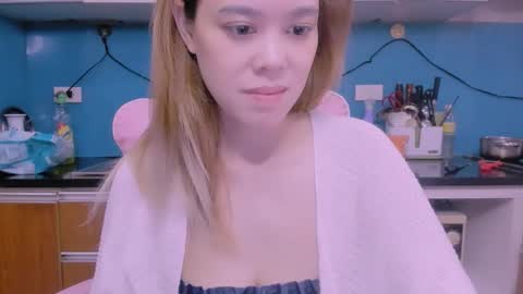 Snapshot of kelly_baby2005 chatting on 02-13-26, 05:03 Kelly online show from 02-13-26, 05:03