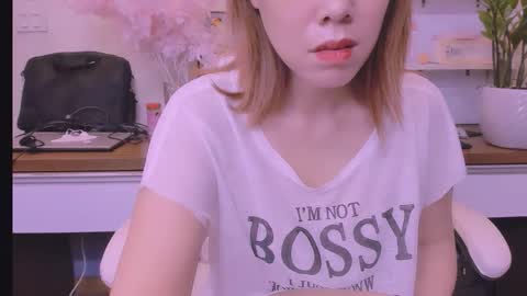 Snapshot of kelly_baby2005 chatting on 04-21-26, 01:53 Kelly online show from 04-21-26, 01:53