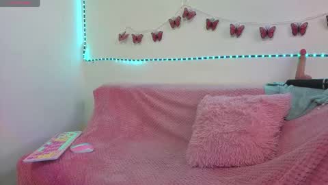 Kelly online show from 04-12-26, 10:26