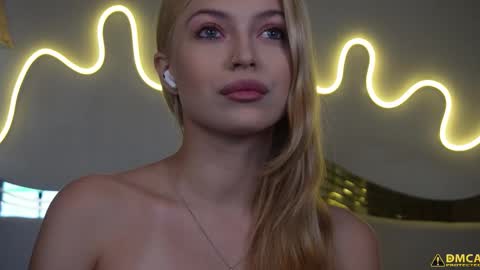 Kelly online show from 10-17-25, 05:32