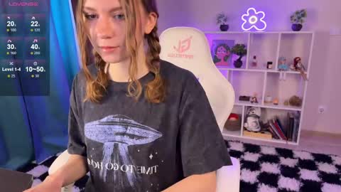 Snapshot of kelly_sunnn chatting on 04-26-26, 08:12 Kelly online show from 04-26-26, 08:12