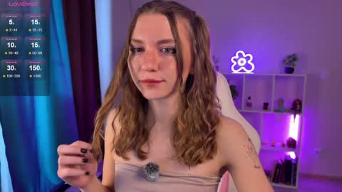 Snapshot of kelly_sunnn chatting on 05-31-26, 08:10 Kelly online show from 05-31-26, 08:10