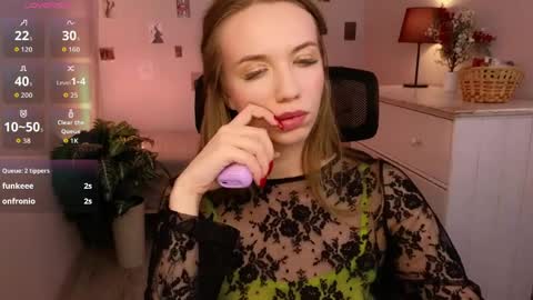 Kelly online show from 04-11-26, 07:51