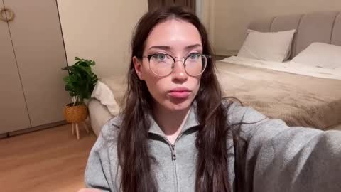 Snapshot of kellyberry__ chatting on 09-29-25, 08:30 Kelly online show from 09-29-25, 08:30