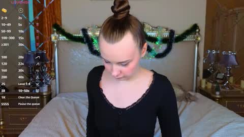 Im Kelly online show from 12-22-25, 10:01