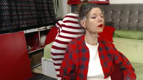 kelly online show from 12-18-25, 02:50