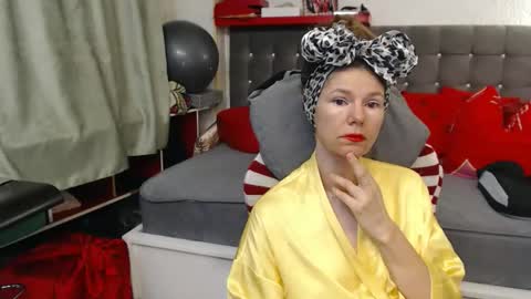 kelly online show from 04-02-26, 01:36