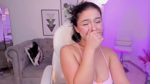 Snapshot of kendaall_jenner chatting on 01-26-25, 03:38 Kendall Jenner online show from 01-26-25, 03:38