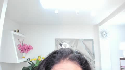 Snapshot of kendaall_jenner chatting on 02-01-25, 05:18 Kendall Jenner online show from 02-01-25, 05:18