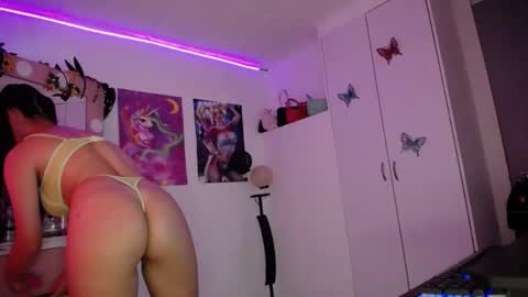 Snapshot of kendall_777 chatting on 12-19-24, 10:21 kendall INSTAGRAM alice vargas04 online show from 12-19-24, 10:21