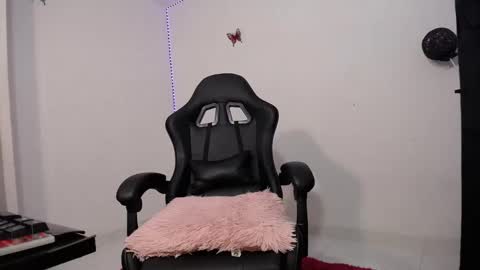 Snapshot of kendall_777 chatting on 02-12-26, 09:10 kendall INSTAGRAM alice vargas04 online show from 02-12-26, 09:10