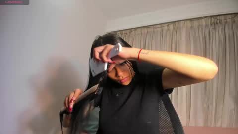 Snapshot of kendall_hernandez chatting on 02-11-26, 02:33 Kendall online show from 02-11-26, 02:33