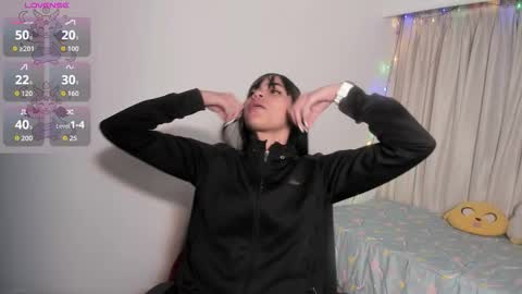 Snapshot of kendall_hernandez chatting on 02-23-26, 02:25 Kendall online show from 02-23-26, 02:25