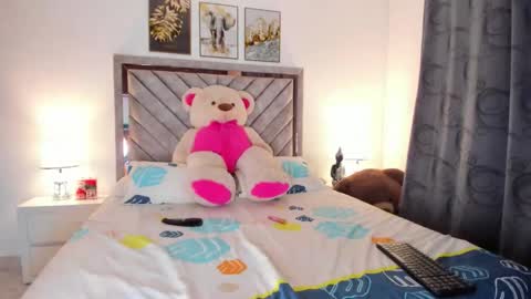 Kendall joy online show from 10-16-25, 03:07